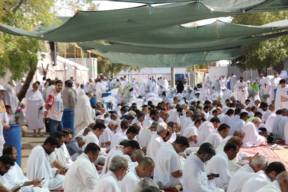 عرفات سرزمینی غرق در نجوای اباعبدلله(ع)