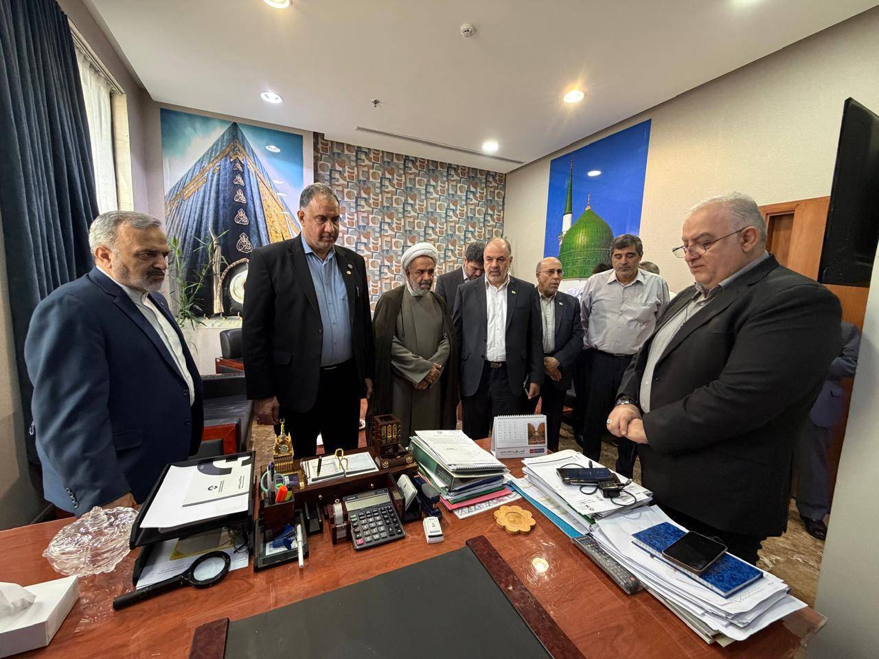 بازدید رئیس سازمان حج و زیارت از دفتر نمایندگی سازمان در عربستان و بررسی برنامه‌های حج تمتع ۱۴۰۵