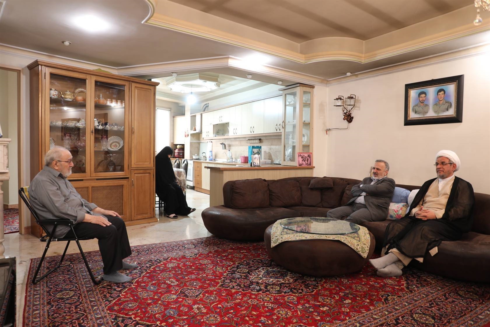 حضور رئیس سازمان حج و زیارت در منزل خانواده شهیدان قلانی