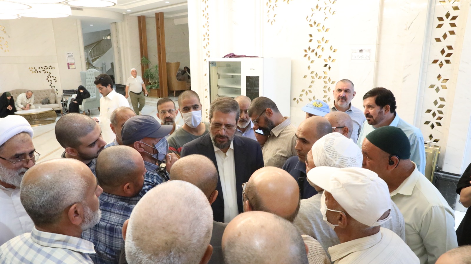 مسئولان حج و زیارت در کنار زائران سرزمین وحی